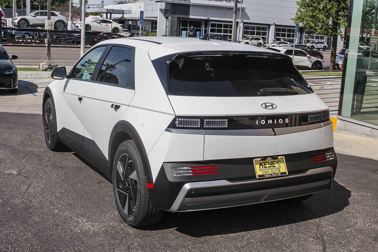 Thumbnail: 2026 Hyundai Ioniq 5 - 7