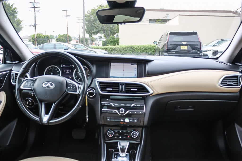 Thumbnail: 2017 INFINITI QX30 - 12