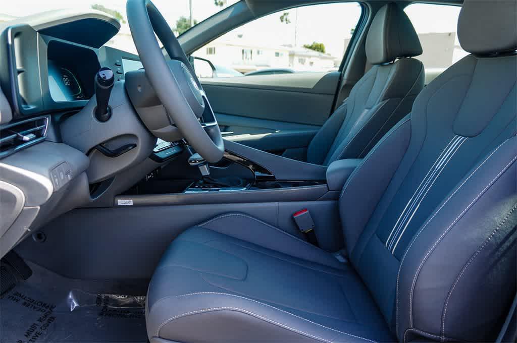 Thumbnail: 2025 Hyundai Elantra - 18