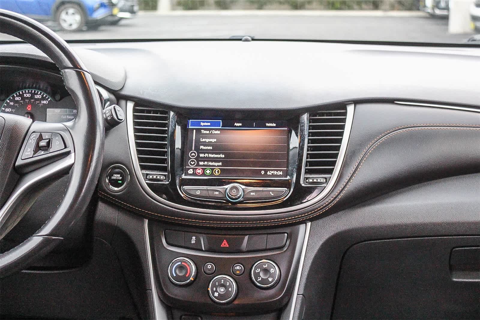 Thumbnail: 2022 Chevrolet Trax - 17