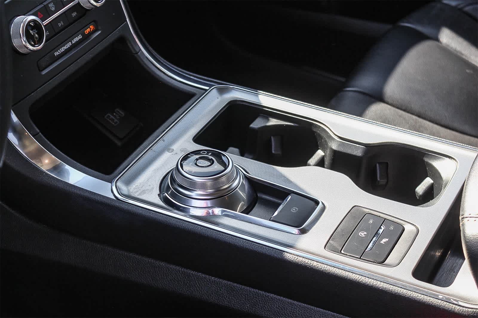 Thumbnail: 2022 Ford Edge - 26