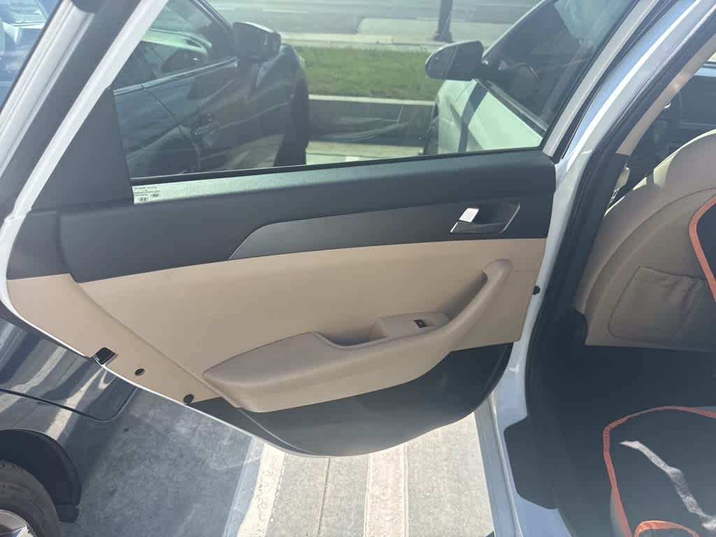 Thumbnail: 2016 Hyundai Sonata - 11