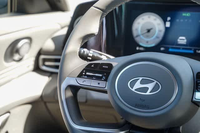 Thumbnail: 2024 Hyundai Elantra - 17