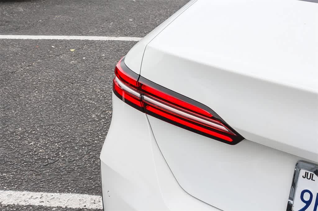 Thumbnail: 2024 BMW 5 Series - 7