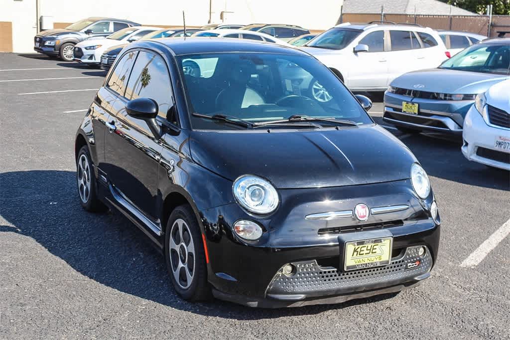 Thumbnail: 2019 Fiat 500e - 3
