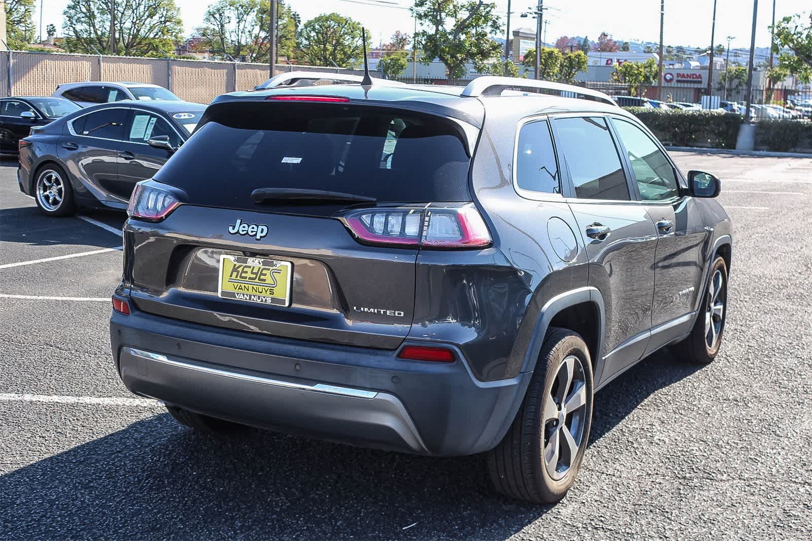 Thumbnail: 2019 Jeep Cherokee - 4