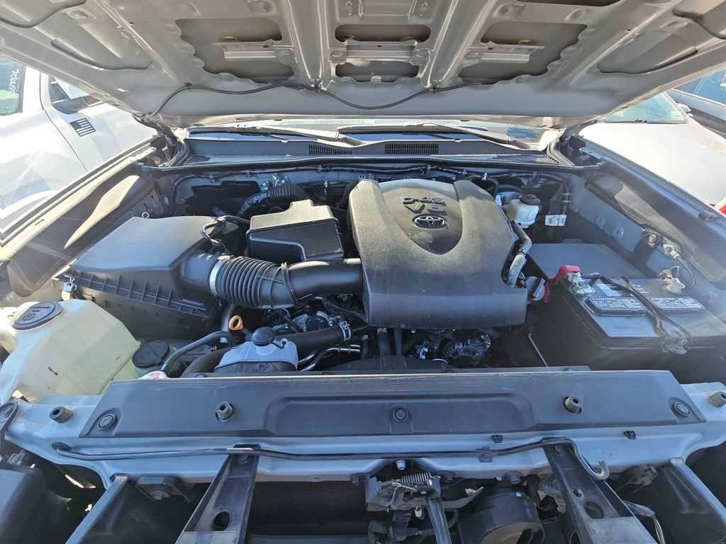 Thumbnail: 2021 Toyota Tacoma - 11