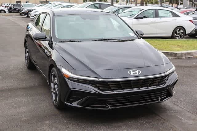 Thumbnail: 2025 Hyundai Elantra - 3