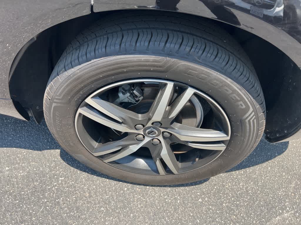 Thumbnail: 2018 Volvo XC60 - 13