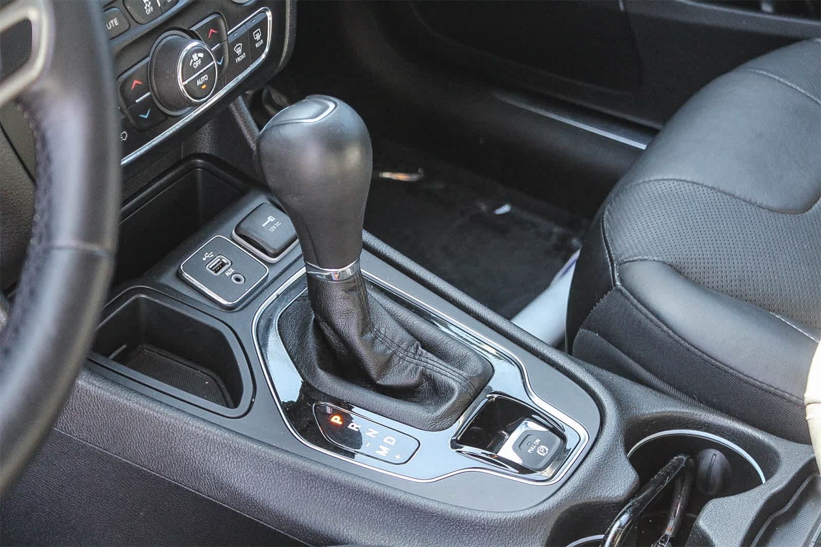 Thumbnail: 2019 Jeep Cherokee - 24