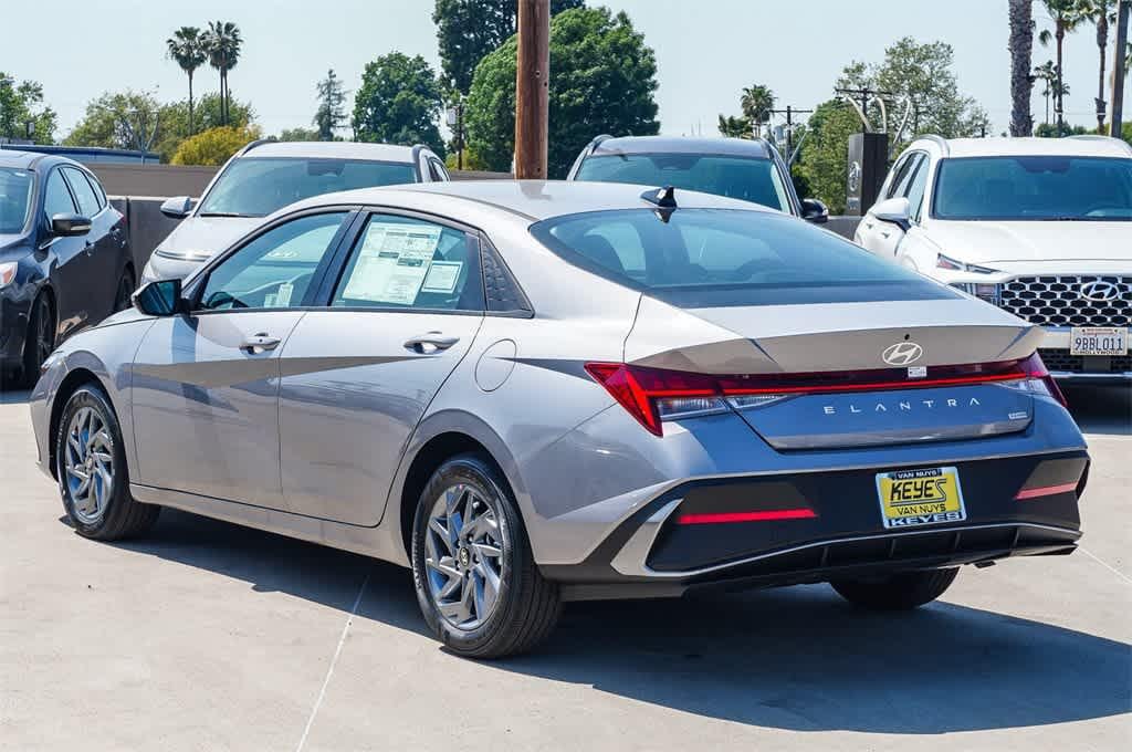 Thumbnail: 2025 Hyundai Elantra - 2