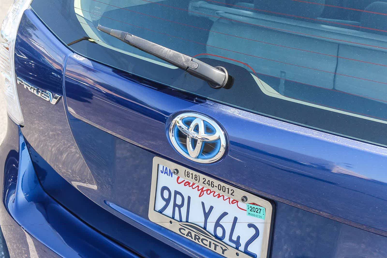 Thumbnail: 2012 Toyota Prius v - 11