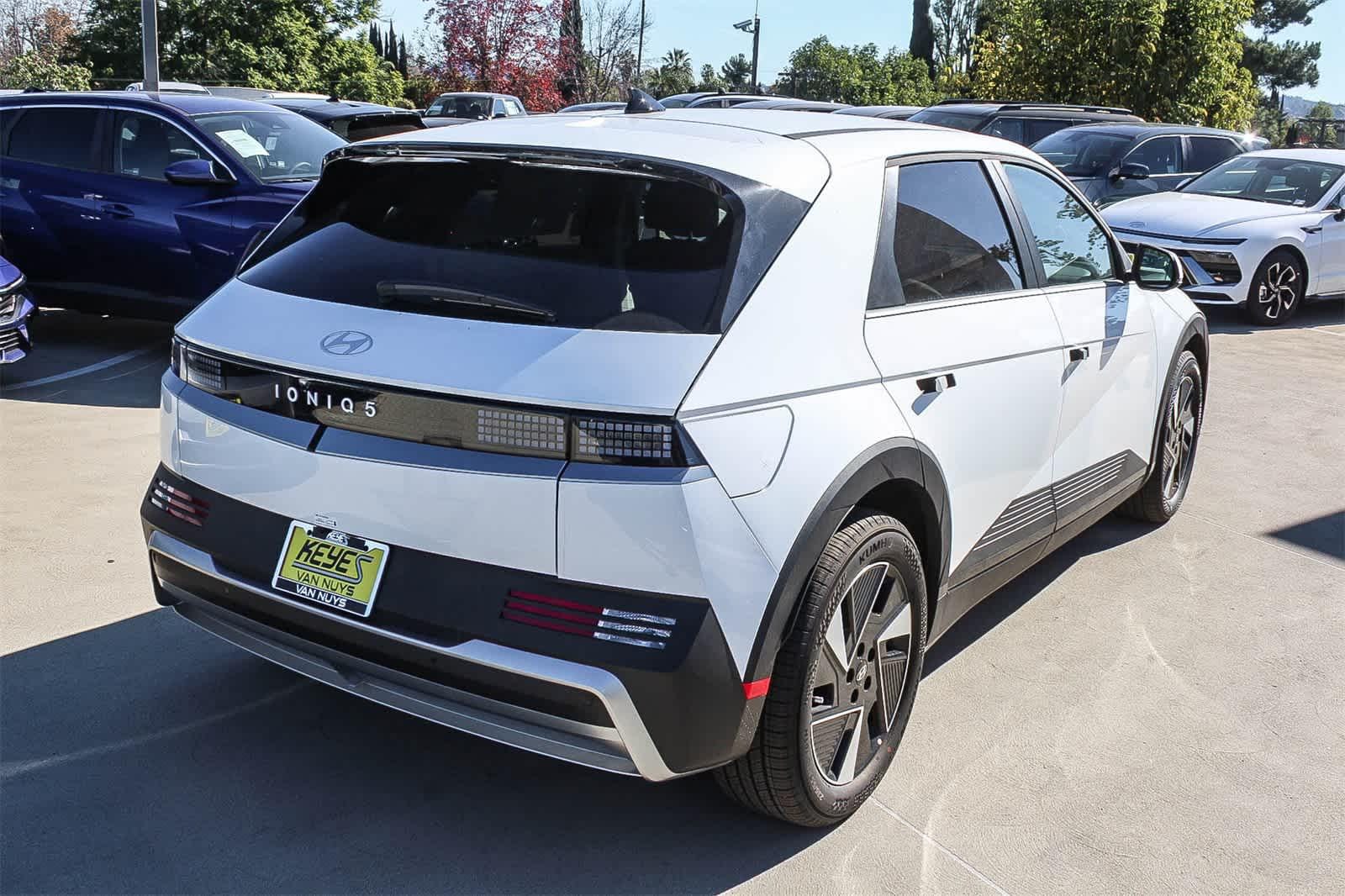 Thumbnail: 2026 Hyundai Ioniq 5 - 4