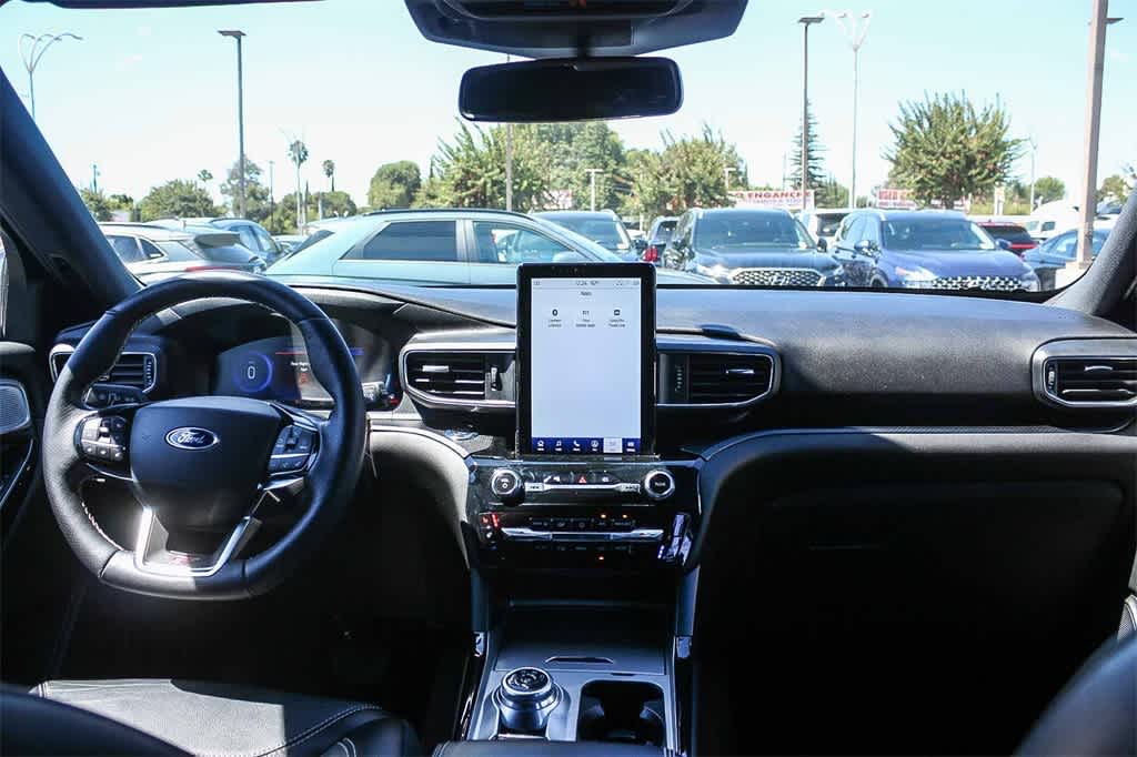 Thumbnail: 2022 Ford Explorer - 14