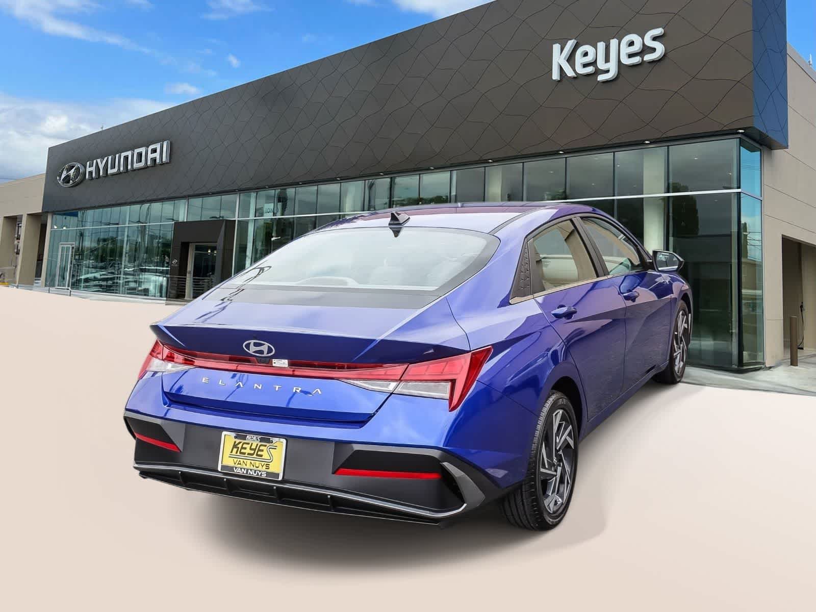 Thumbnail: 2025 Hyundai Elantra - 4