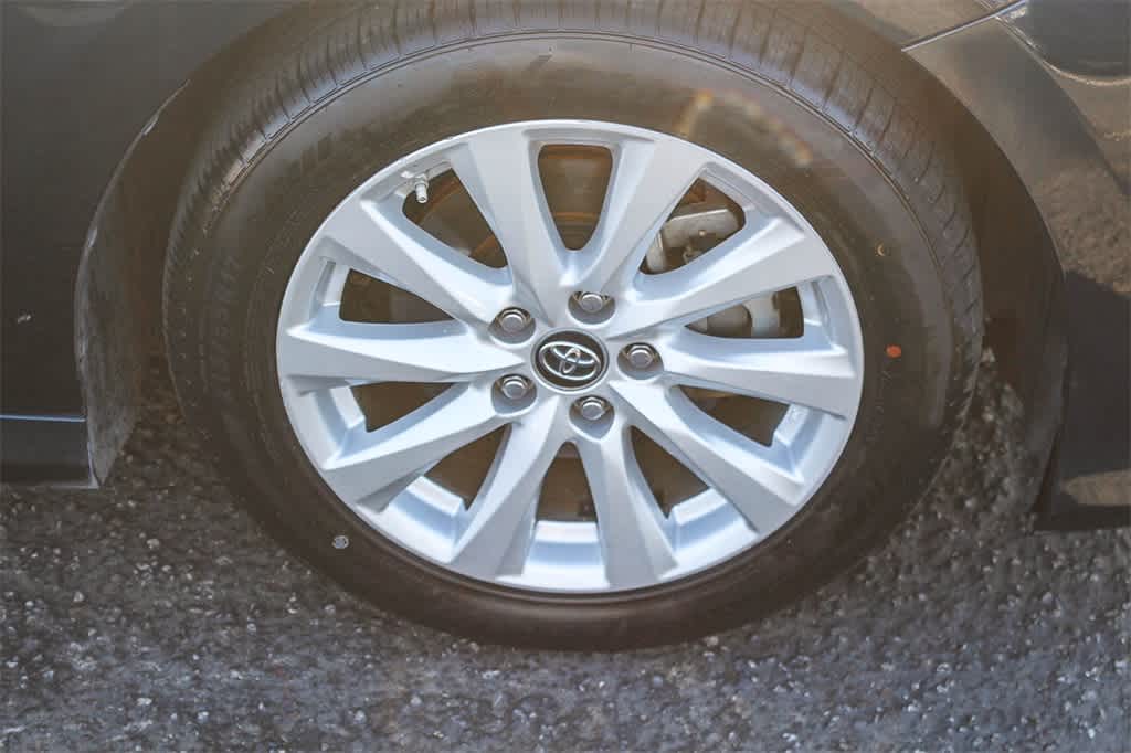 Thumbnail: 2019 Toyota Camry - 11