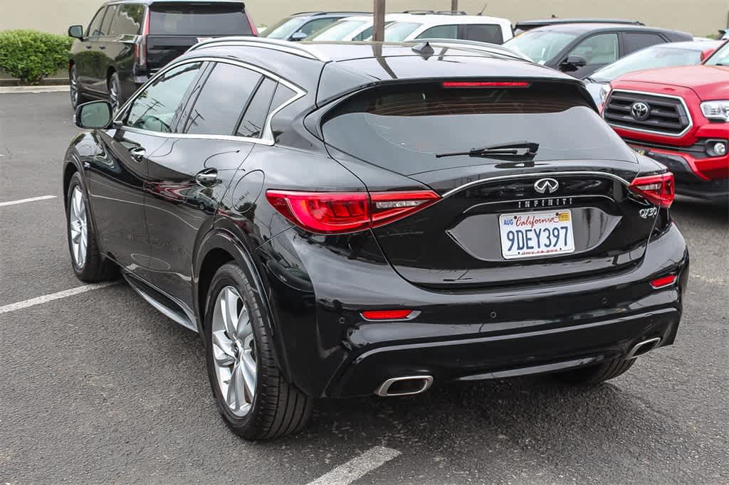 Thumbnail: 2017 INFINITI QX30 - 6