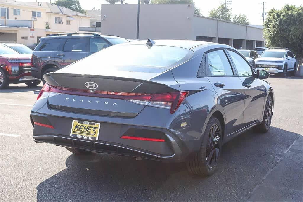 Thumbnail: 2026 Hyundai Elantra - 4
