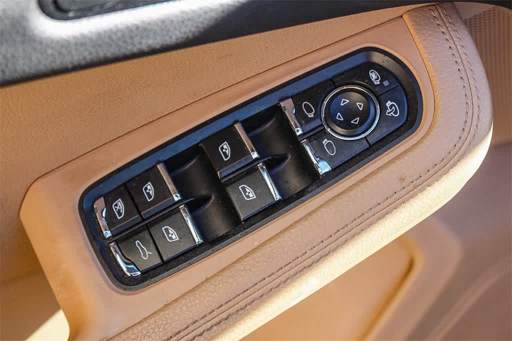 Thumbnail: 2019 Porsche Macan - 23