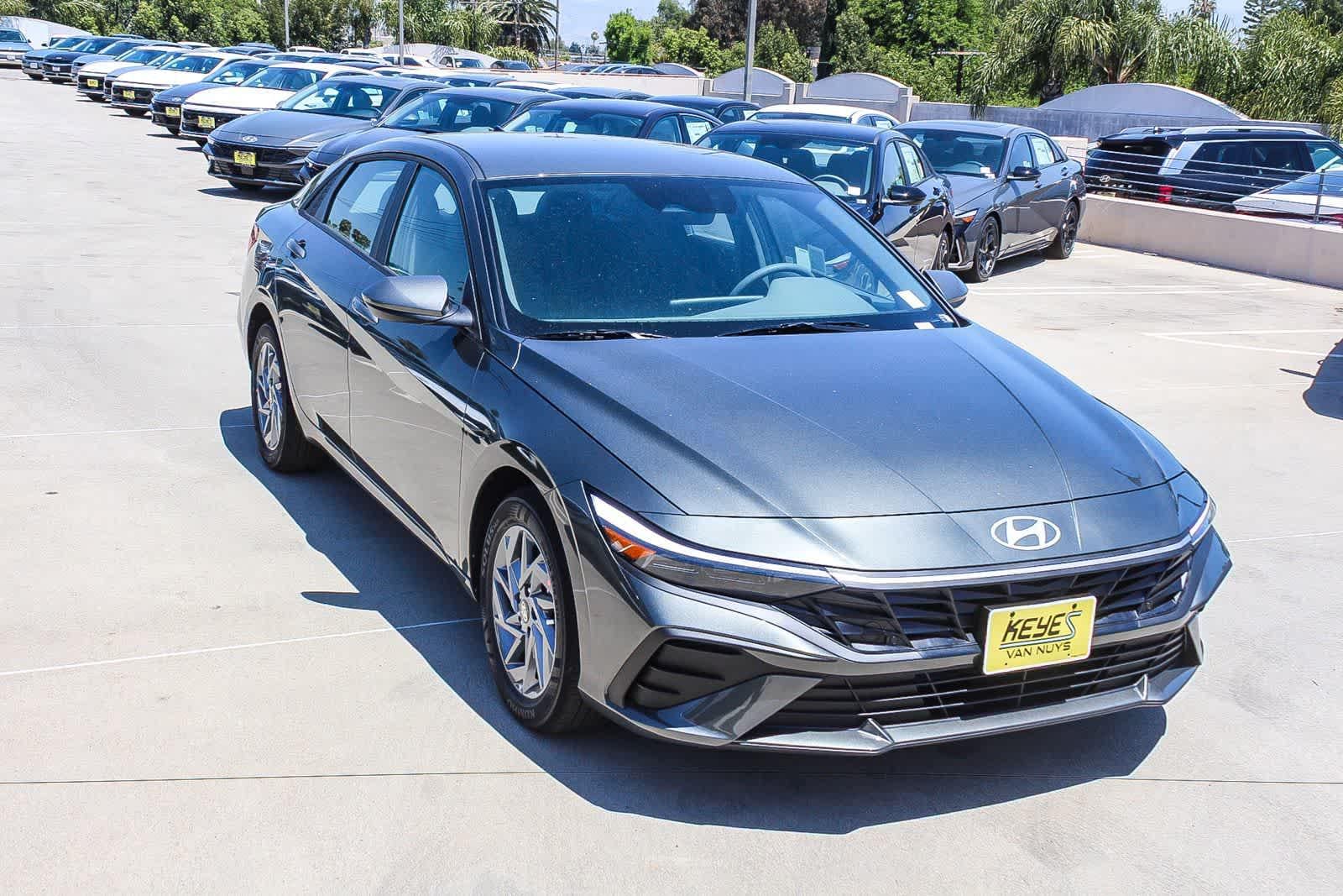 Thumbnail: 2026 Hyundai Elantra - 3