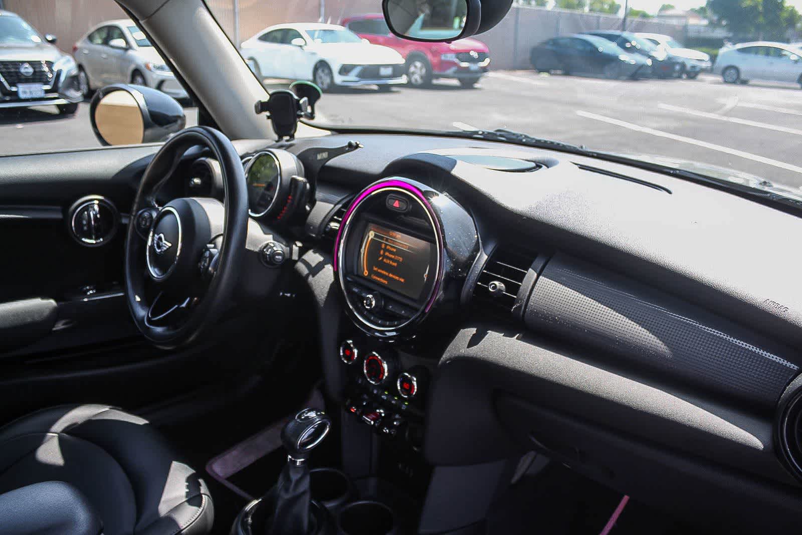 Thumbnail: 2017 MINI Cooper Hardtop - 21