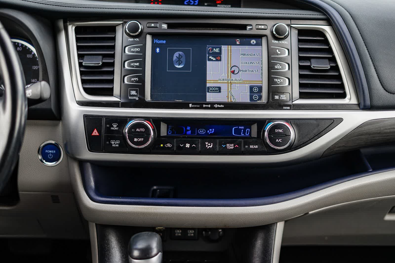 Thumbnail: 2017 Toyota Highlander - 18