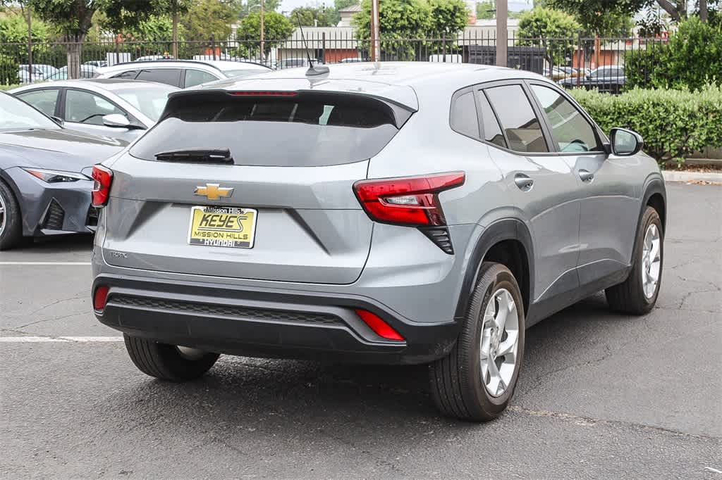 2024 Chevrolet Trax LS 4