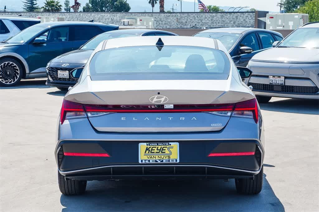 Thumbnail: 2025 Hyundai Elantra - 3