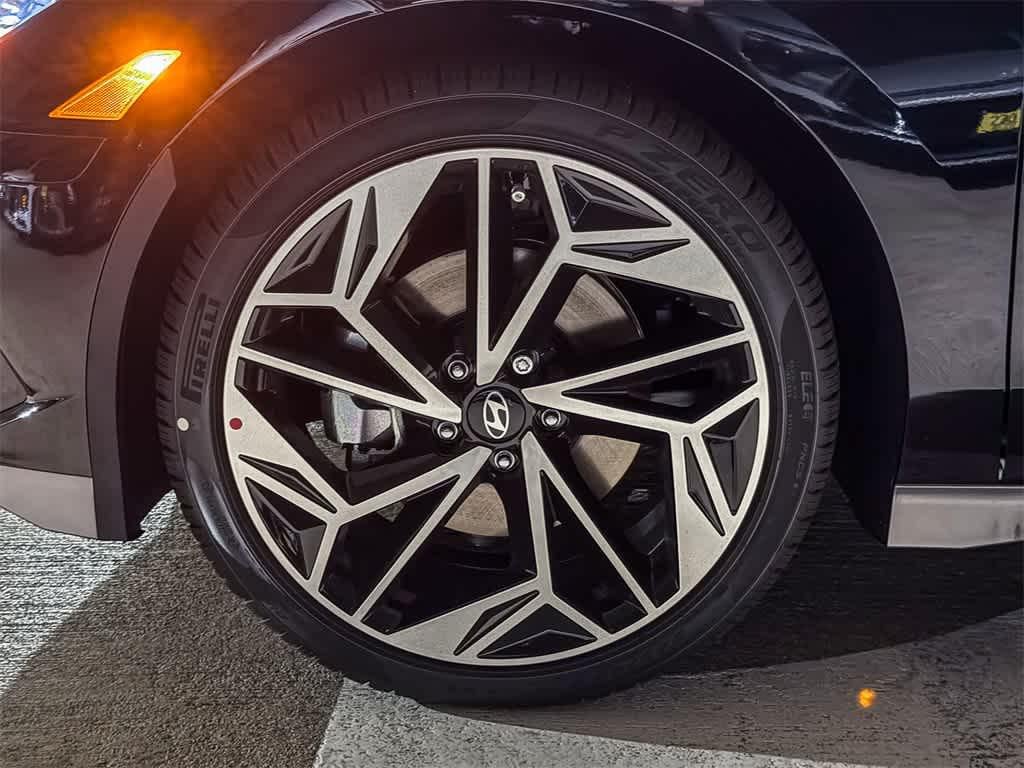Thumbnail: 2025 Hyundai Ioniq 6 - 10