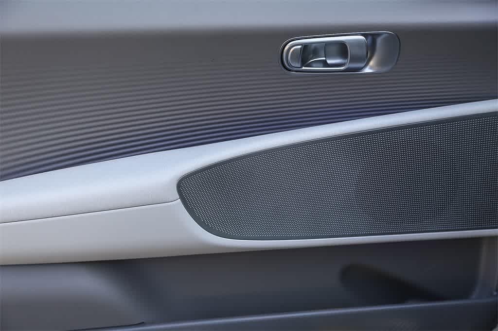 Thumbnail: 2025 Hyundai Ioniq 6 - 22