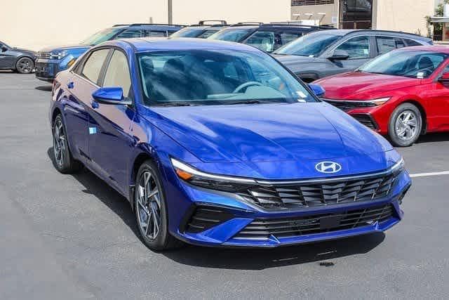 Thumbnail: 2025 Hyundai Elantra - 3