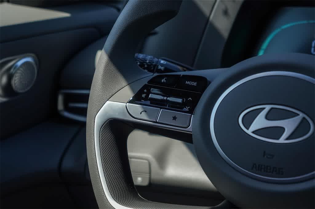 Thumbnail: 2025 Hyundai Elantra - 17