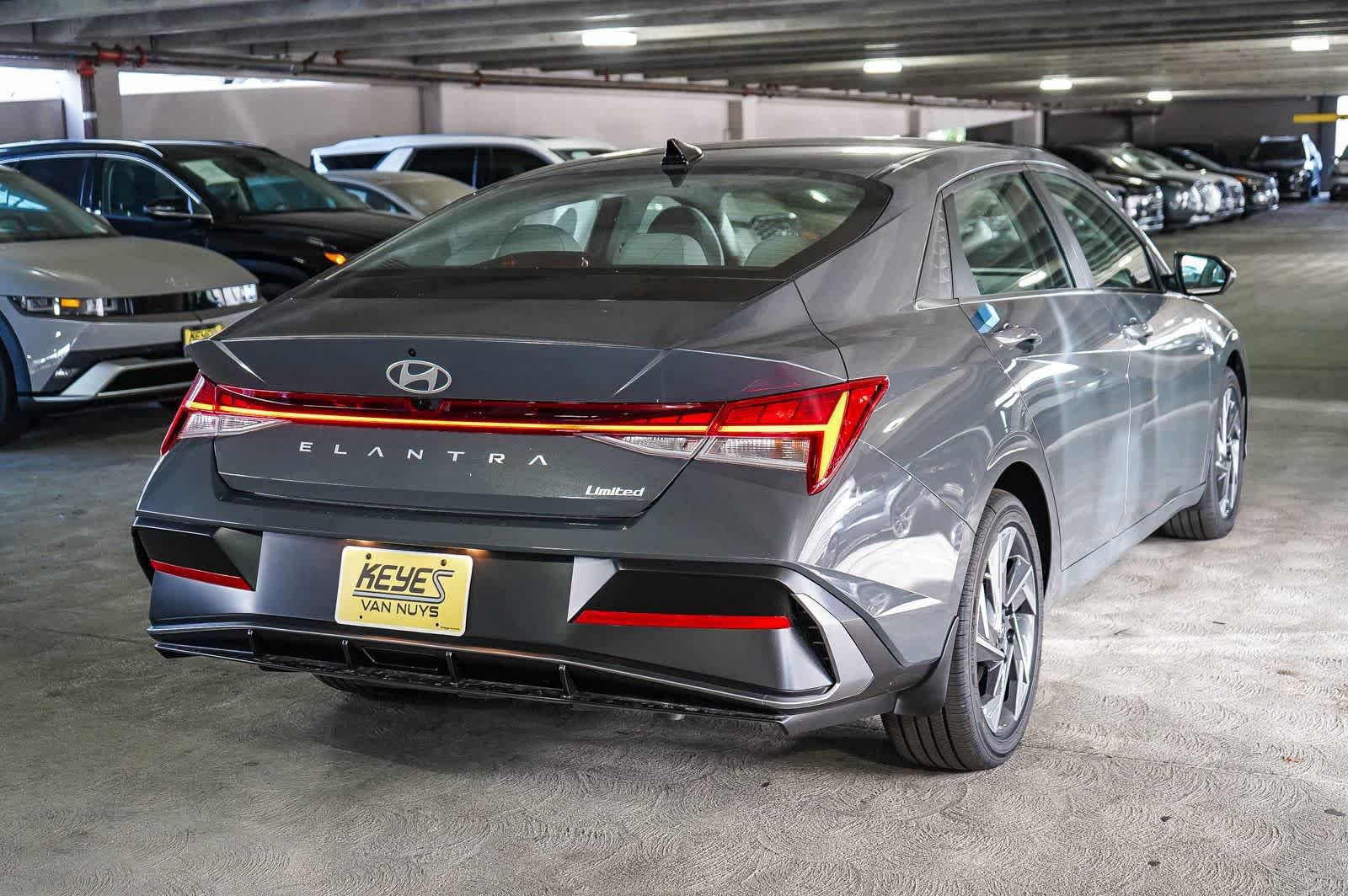 Thumbnail: 2026 Hyundai Elantra - 4