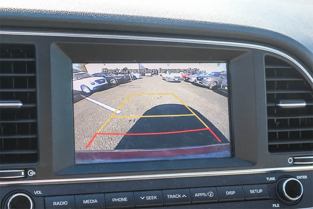 Thumbnail: 2017 Hyundai Elantra - 33