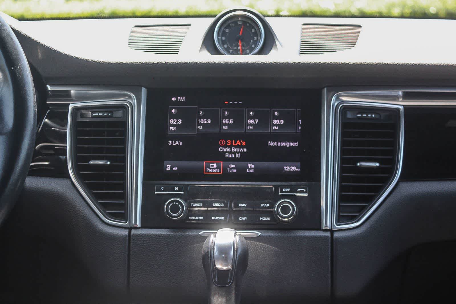 Thumbnail: 2018 Porsche Macan - 18