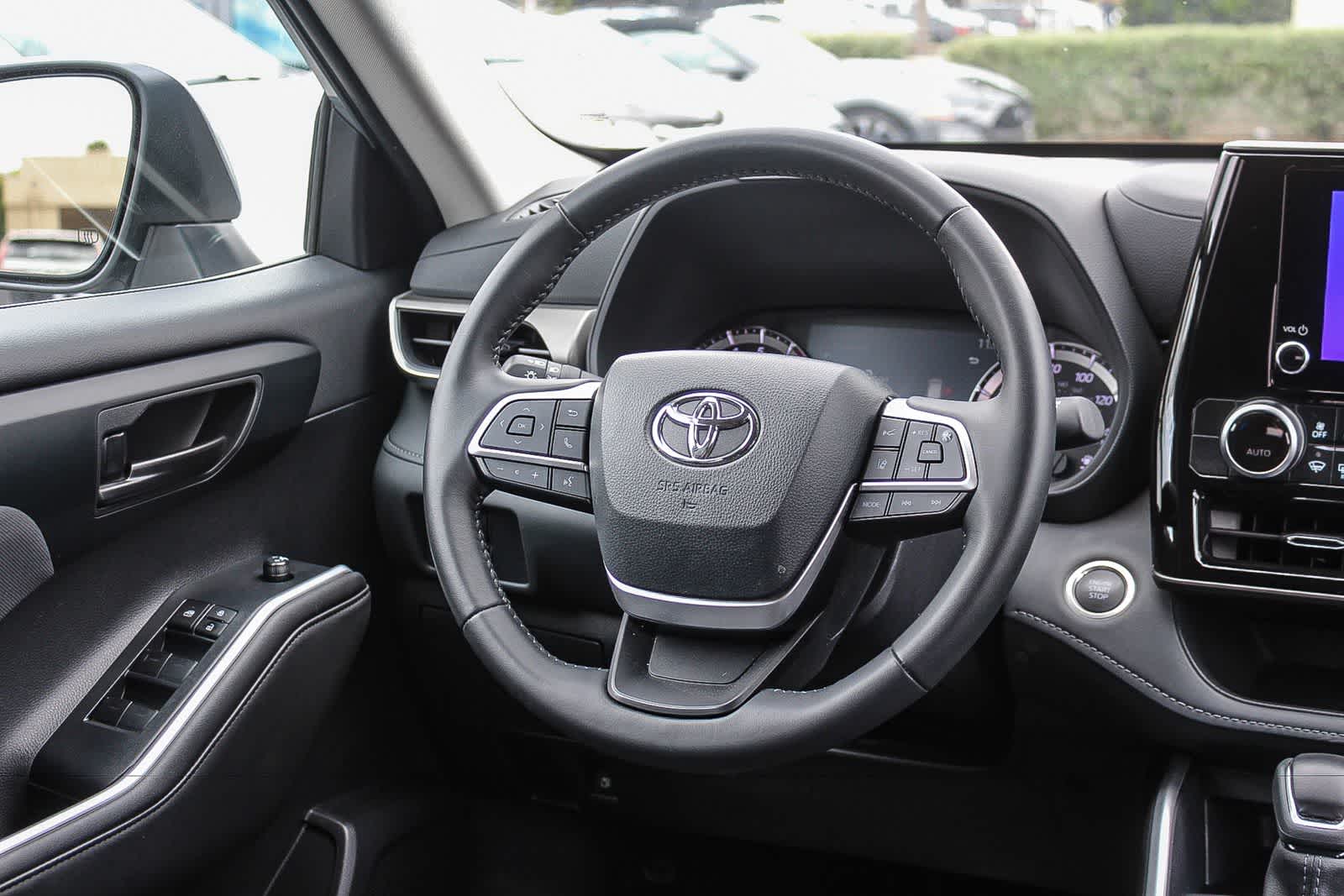Thumbnail: 2025 Toyota Highlander - 20