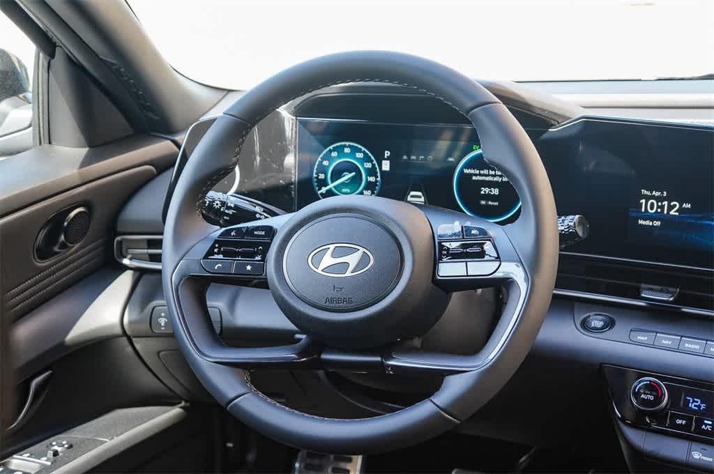 Thumbnail: 2025 Hyundai Elantra - 17