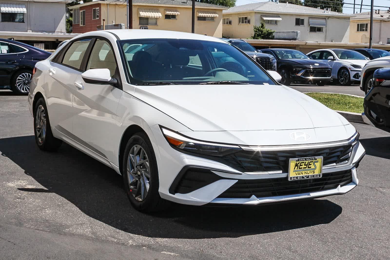 Thumbnail: 2025 Hyundai Elantra - 3