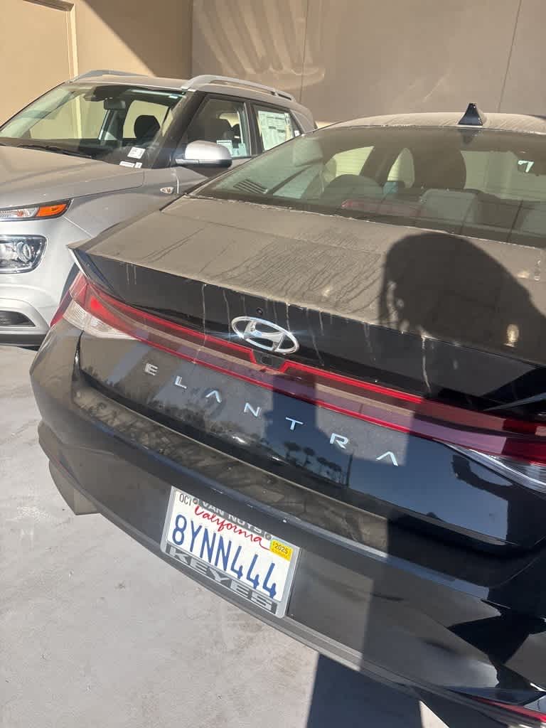 Thumbnail: 2022 Hyundai Elantra - 23