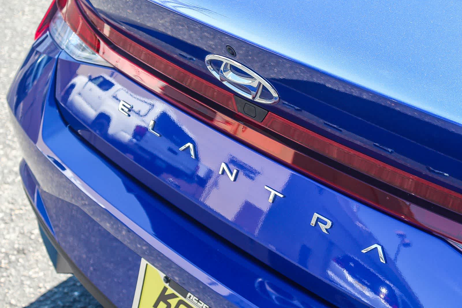 Thumbnail: 2023 Hyundai Elantra - 9