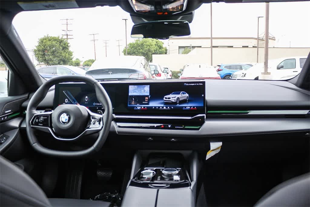 Thumbnail: 2024 BMW 5 Series - 12