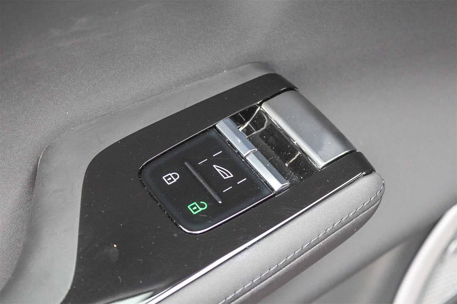 Thumbnail: 2025 Polestar 3 - 23