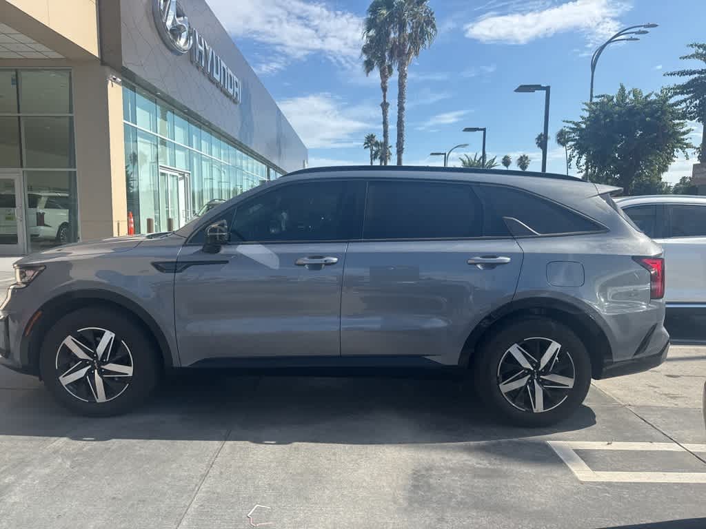 Thumbnail: 2022 Kia Sorento - 9
