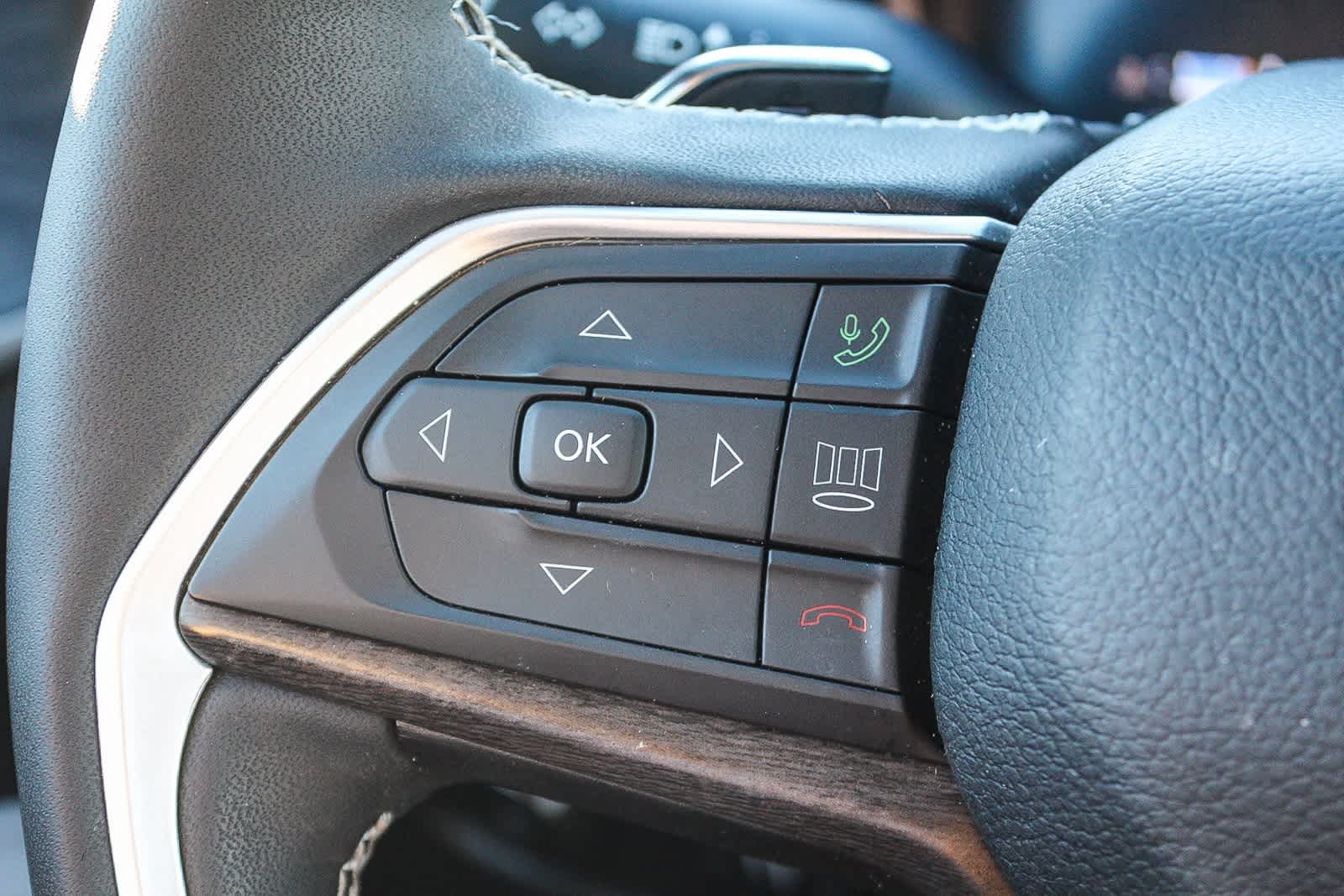 Thumbnail: 2023 Jeep Grand Cherokee - 32