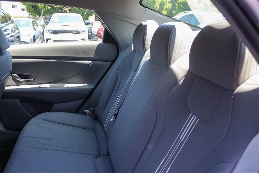 2022 Hyundai Elantra SEL 19