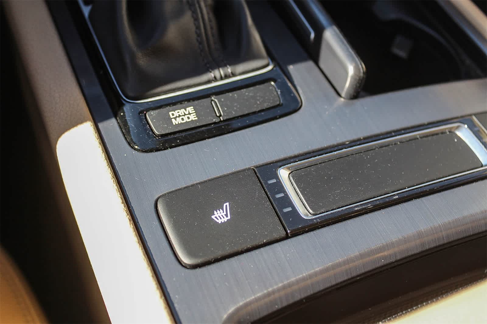 Thumbnail: 2015 Hyundai Genesis - 36