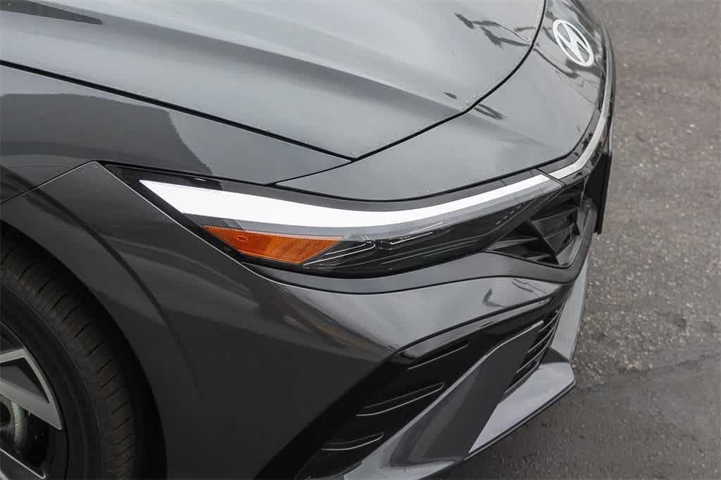Thumbnail: 2025 Hyundai Elantra - 10