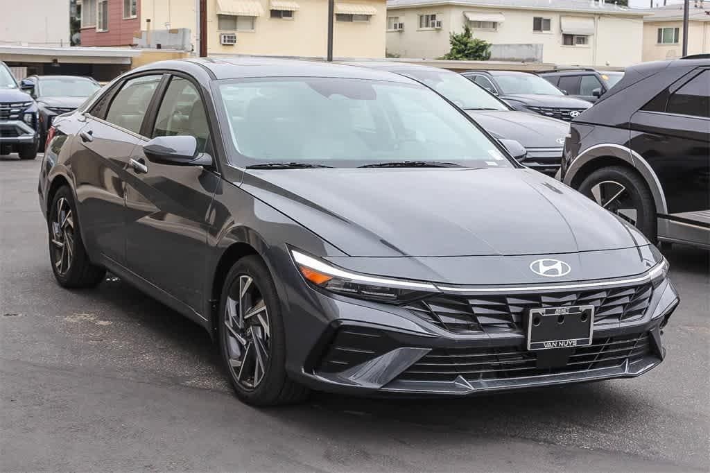 Thumbnail: 2025 Hyundai Elantra - 3