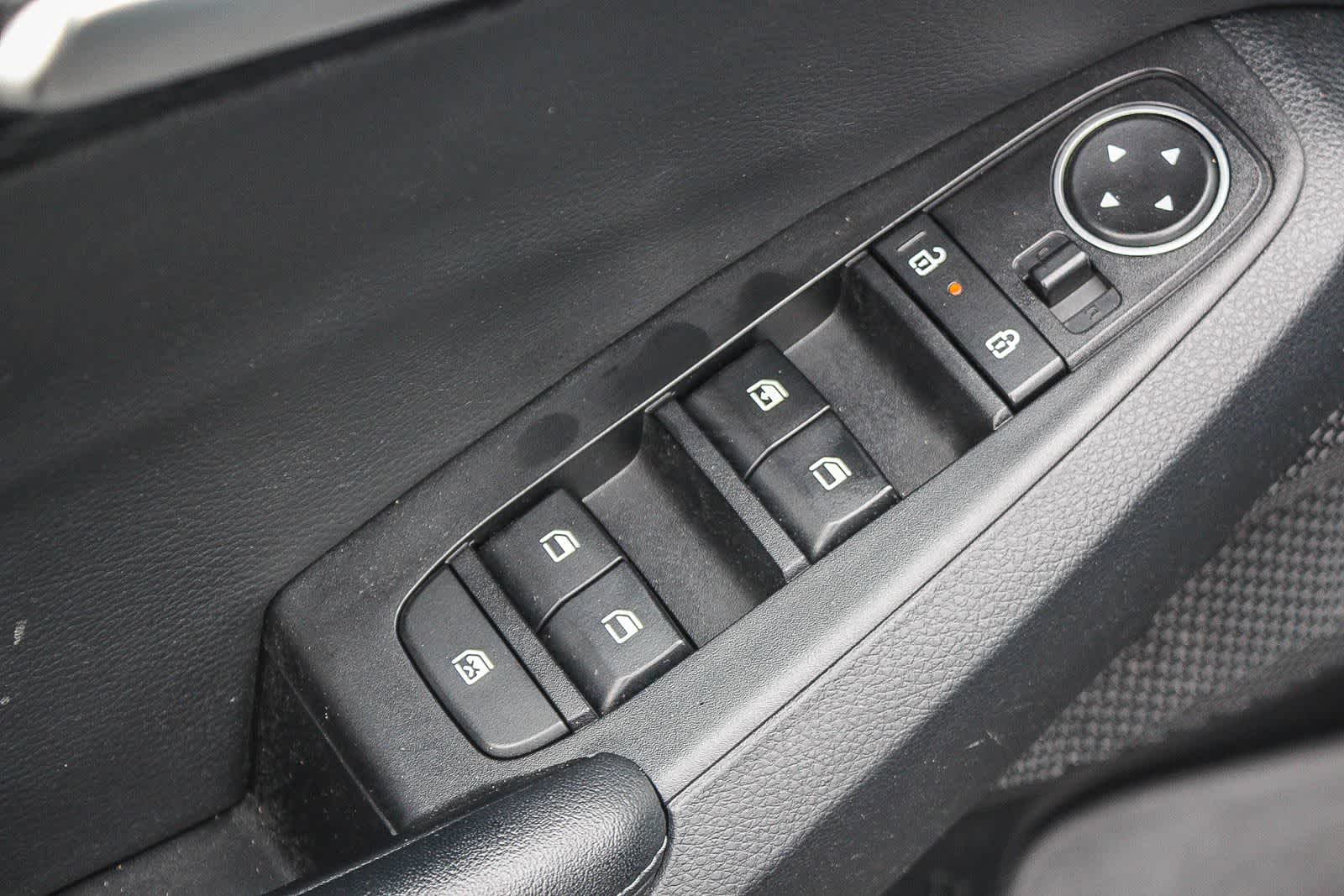 Thumbnail: 2024 Kia Seltos - 25