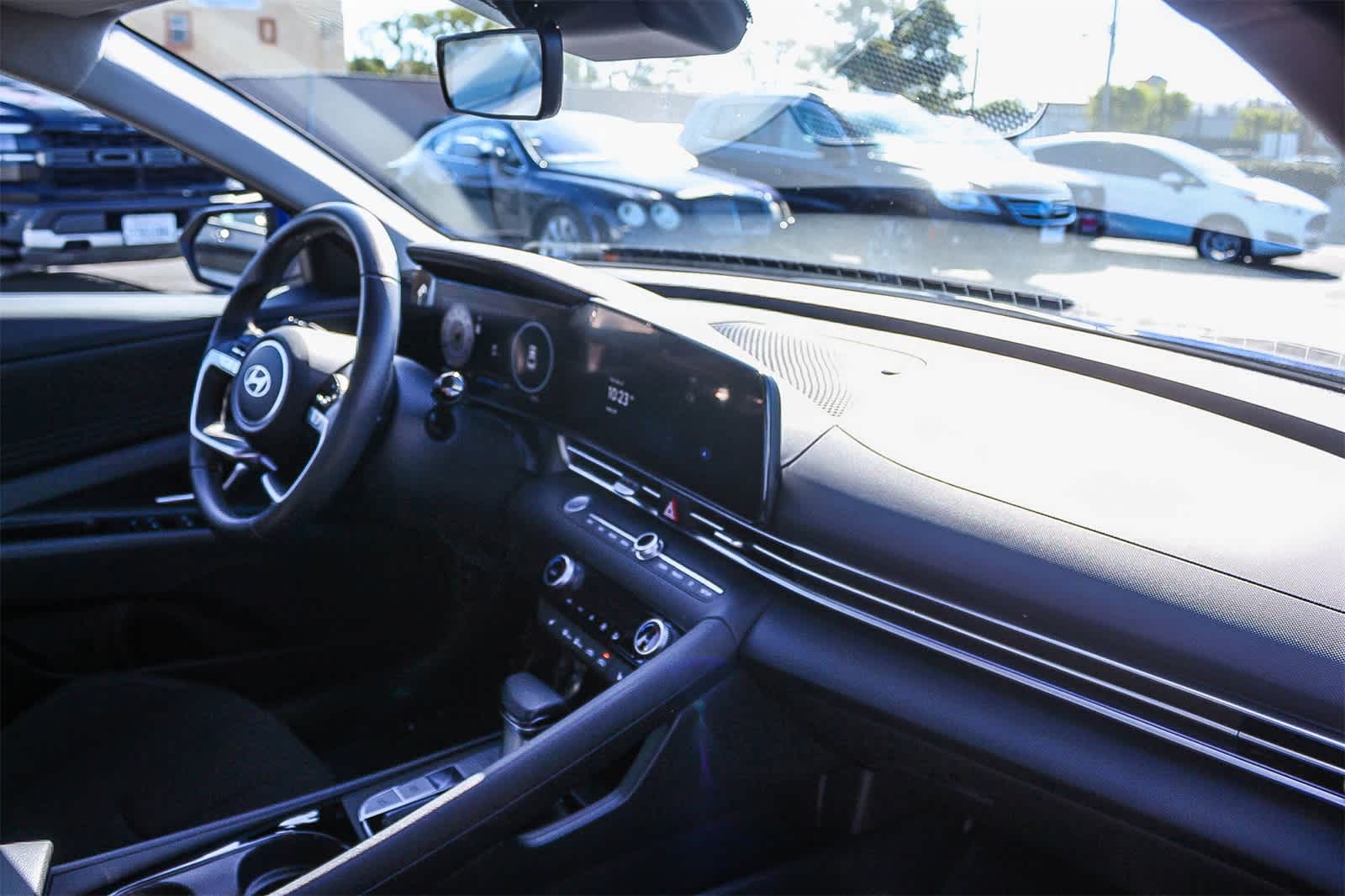 Thumbnail: 2025 Hyundai Elantra - 21